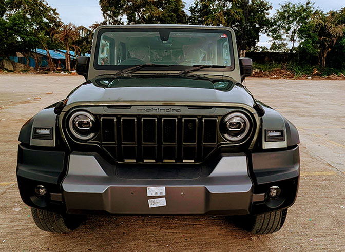 Thar Roxx MX 5 Petrol, Manual, Dark Forest